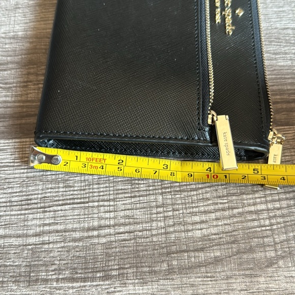 Kate Spade Wristlet - Picture 9 of 9